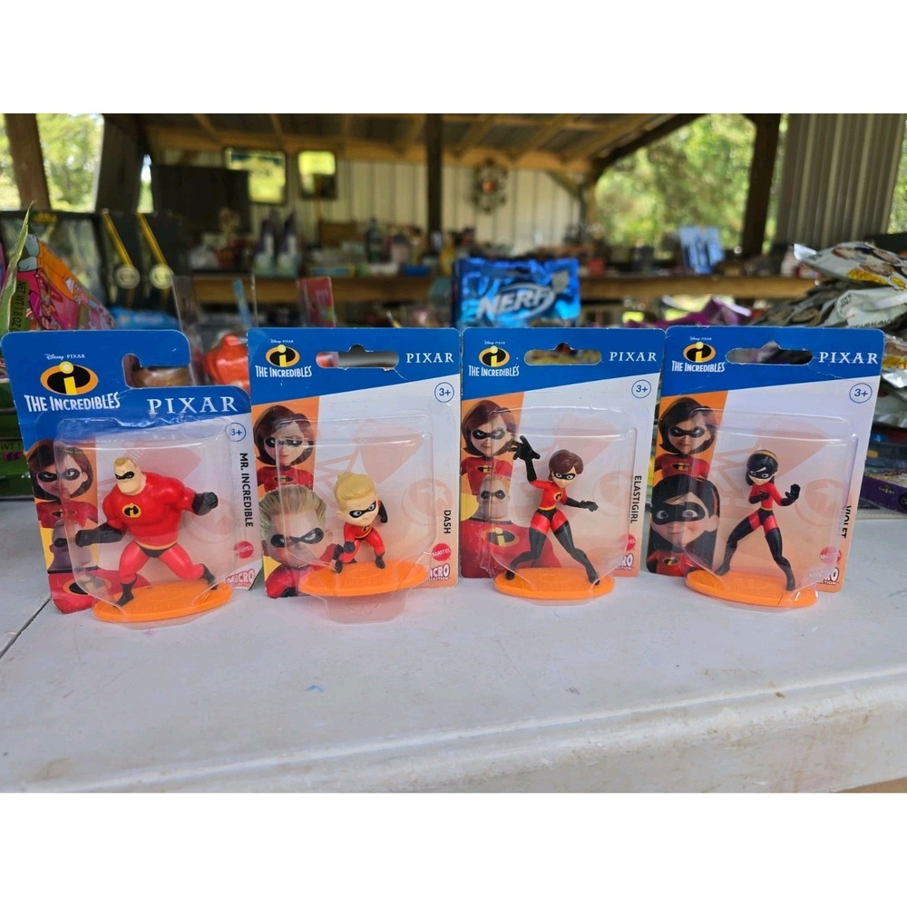 Disney Pixar The Incredibles Micro Collectibles Action Figures Set of 4 NEW